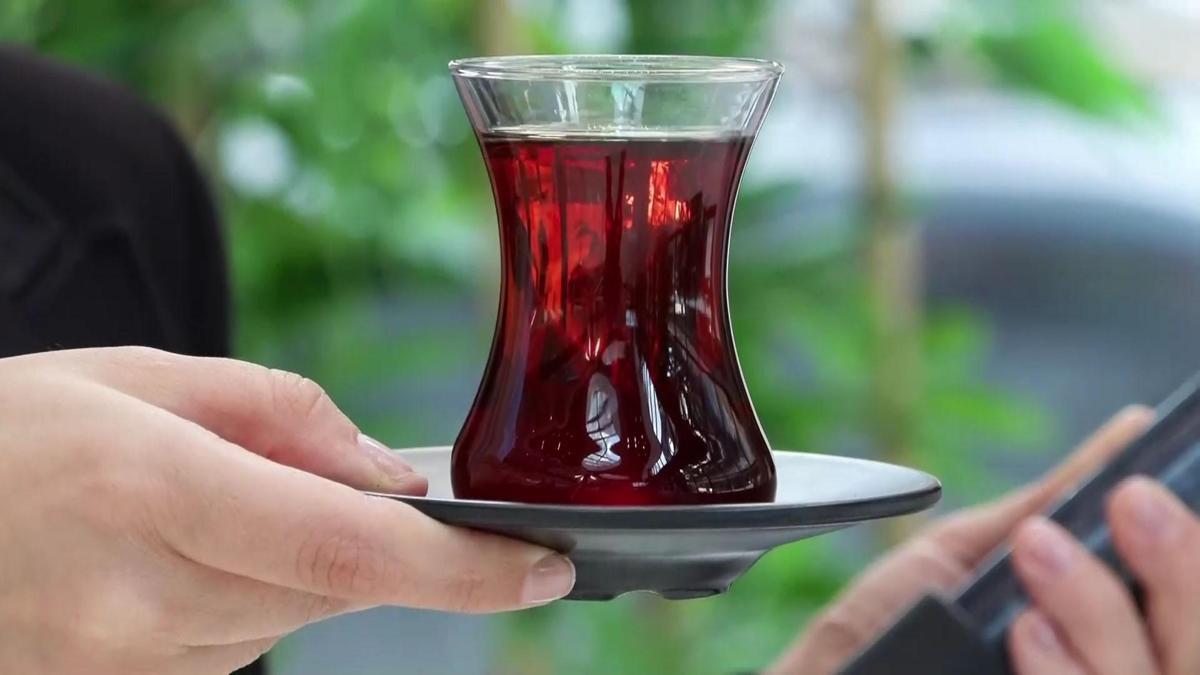 Sofraların vazgeçilmezi tehlikede mi? Boyalı çay alarmı: Nasıl anlaşılır?