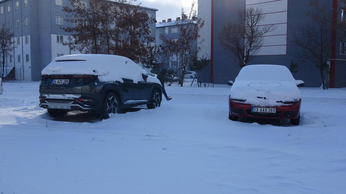 Bitlis merkez ve Güroymak ilçesinde köy okulları v…