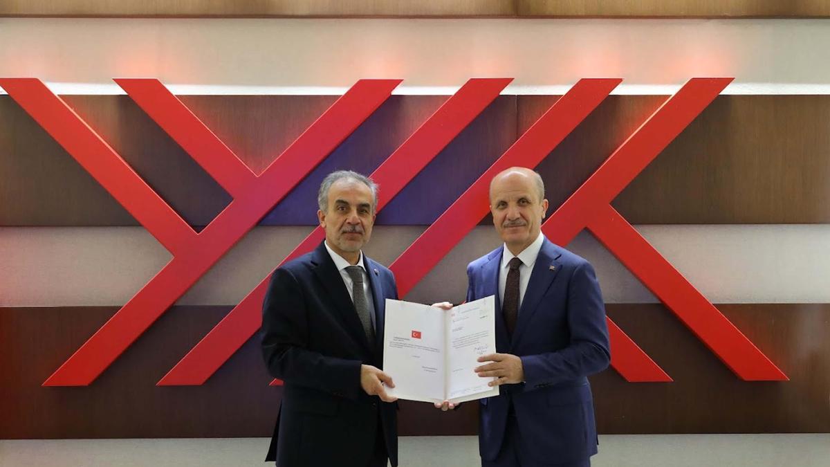 EÜ Rektörü Prof. Dr. Musa Alcı mazbatasını aldı