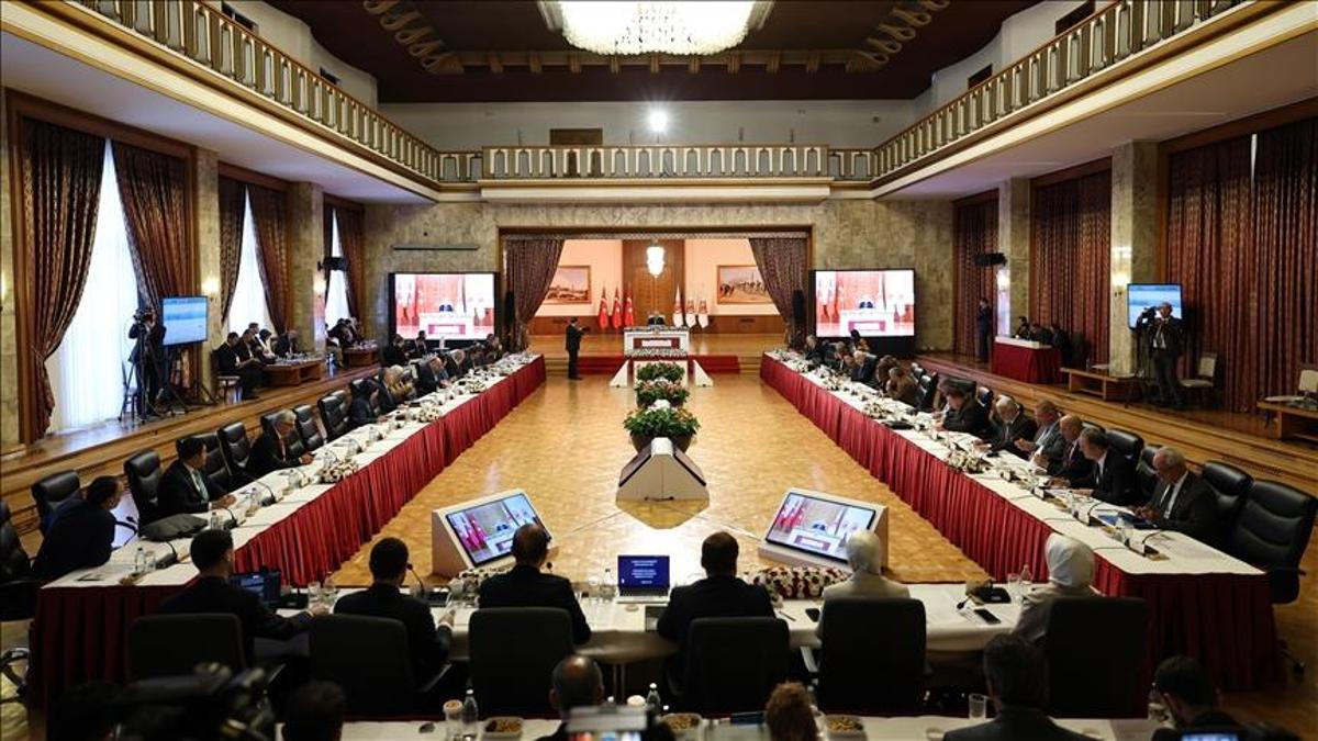 9 parti adımı attı: Süreç komisyonunda ortak rapor müzakeresi