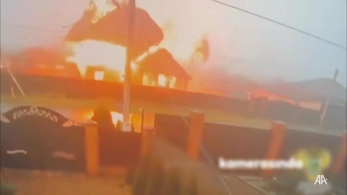 Saniyeler içinde yerle bir oldu: Rusya'da ev böyle havaya uçtu!