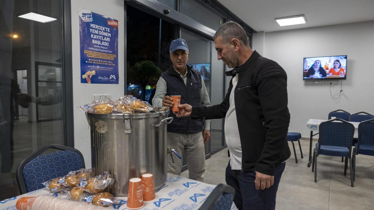 Emek Evi'nde emekçiler güne sıcak çorba ile başlıyor