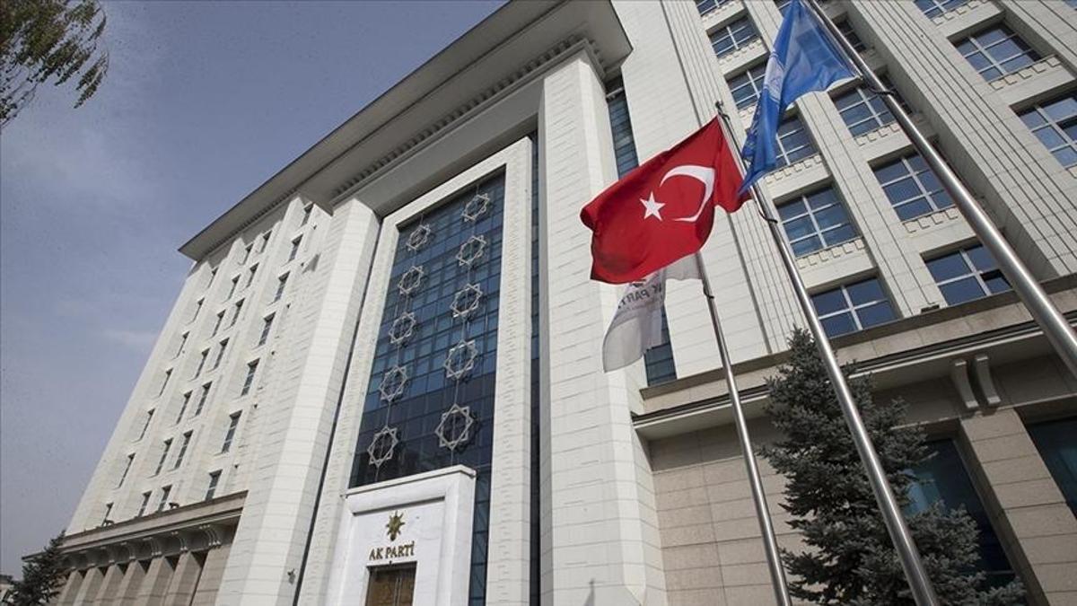 AK Parti'nin Terörsüz Türkiye raporu Meclis Başkanlığı'na sunuldu