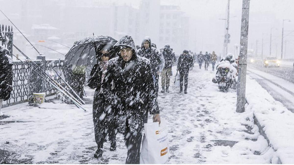 İstanbul'da 5 gün lapa lapa kar yağacak! Kandilli tarih vererek duyurdu