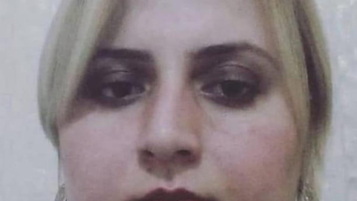 Bıçaklanarak öldürülen Gülhan, son yolculuğuna uğurlandı