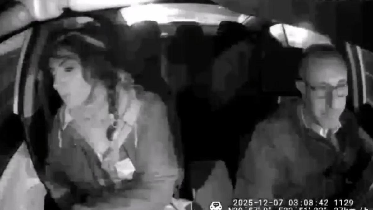 Hırsızlık anı kamerada! Taksiden 15 bin lirayı işte böyle çaldı...