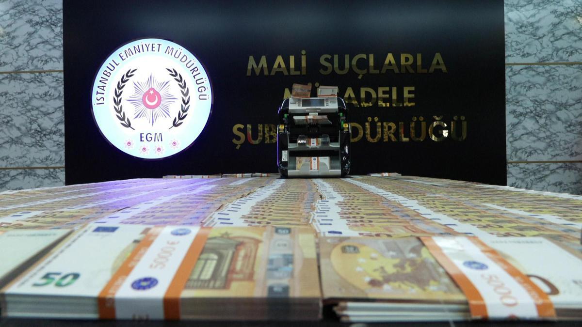 İstanbulda sahte para operasyonu: Destelerce euro ele geçirildi