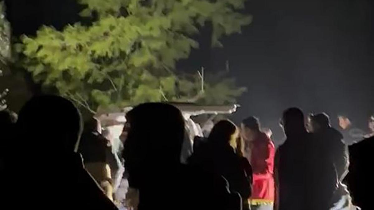 Mezarlıkta dehşet gecesi! 2 genç isimleri yazılı bıçakla boğazları kesilmiş halde bulundu