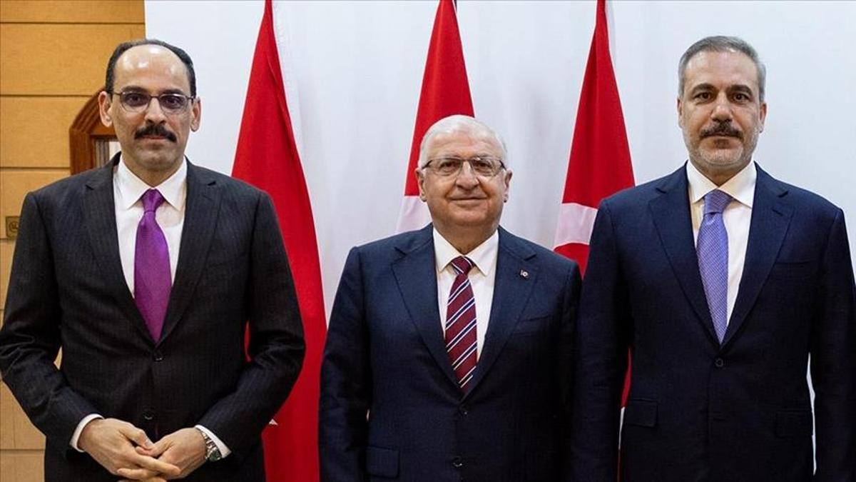 SON DAKİKA... Dışişleri Bakanı Hakan Fidan, Milli Savunma Bakanı Yaşar Güler ve MİT Başkanı İbrahim Kalın'dan Suriye'ye kritik ziyaret