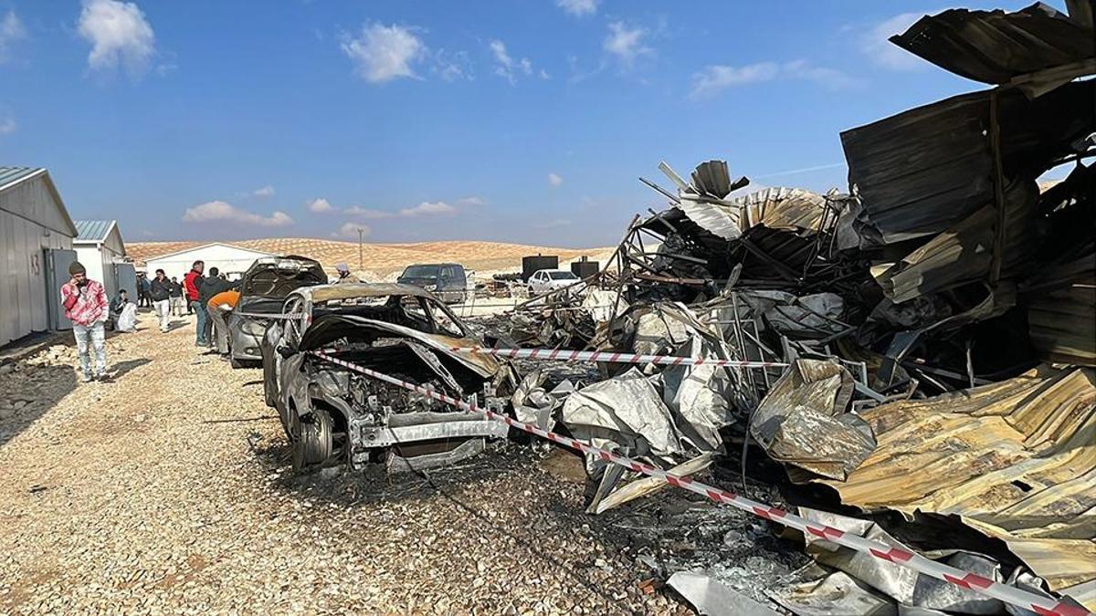 Şanlıurfa'da korku dolu dakikalar: 4 araç kül oldu