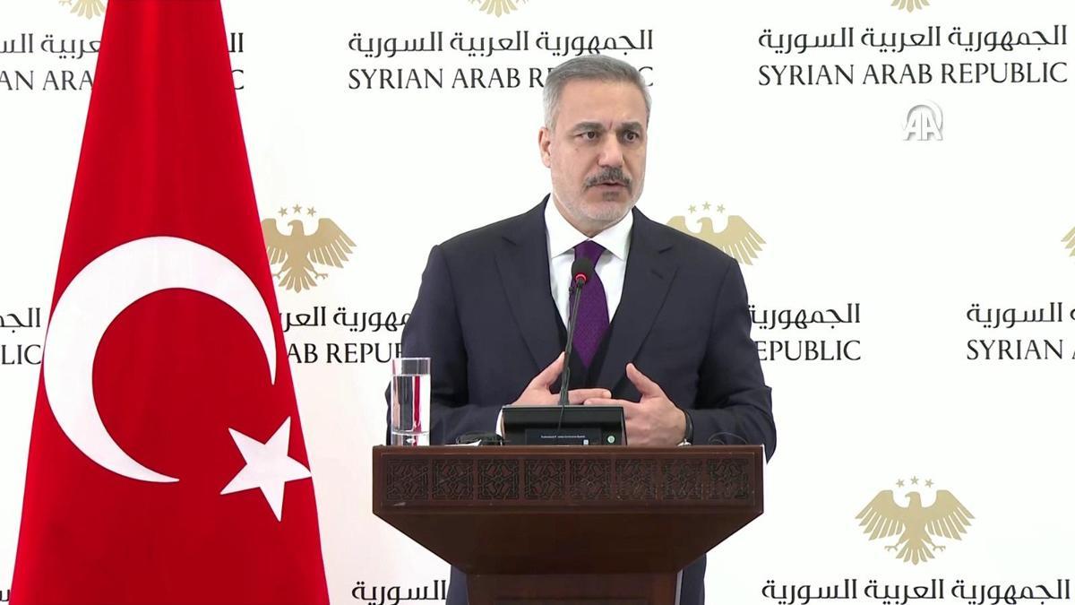 SON DAKİKA... Dışişleri Bakanı Hakan Fidan, Suriyeli mevkidaşı ile ortak basın toplantısı düzenliyor