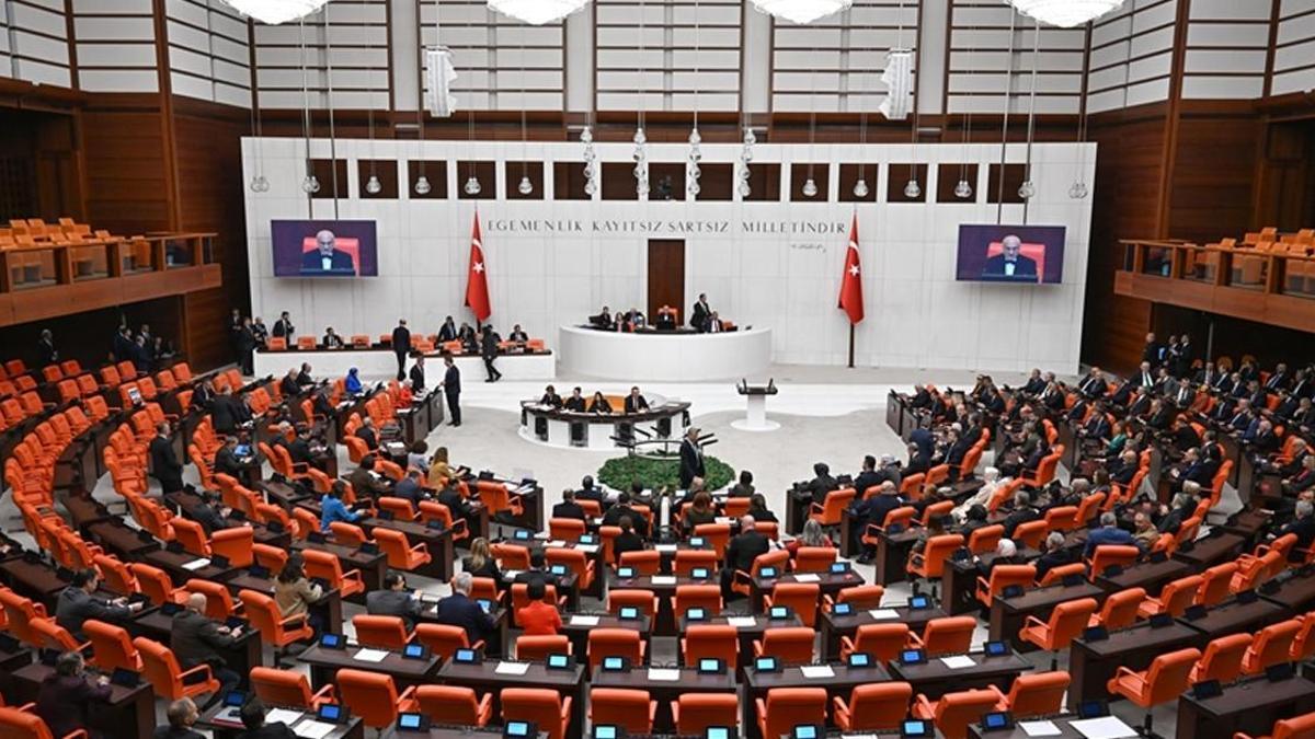 Son dakika haberi: Libya'ya asker gönderilmesi için verilen iznin süresinin 24 ay uzatılmasına dair tezkere TBMM'de kabul edildi