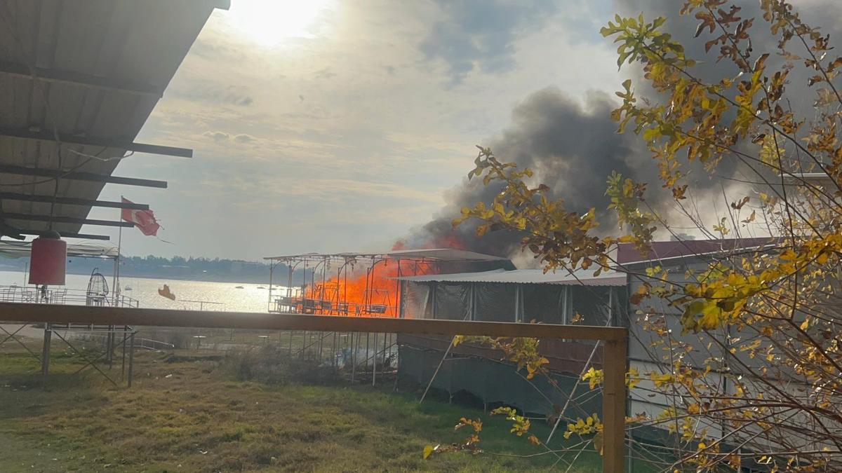 Adana'da adadaki kaçak işletmelerin yıkımı için iş…