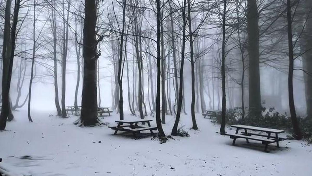 Kartepede kar manzarası