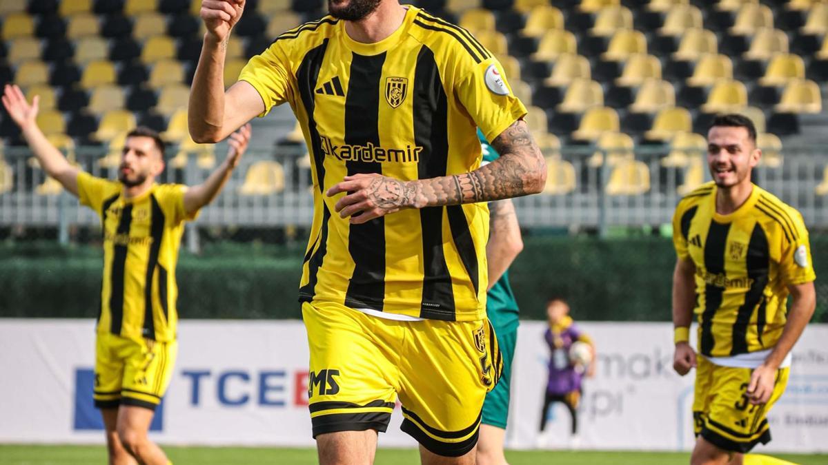 Aliağa Futbol kupada Iğdır önünde