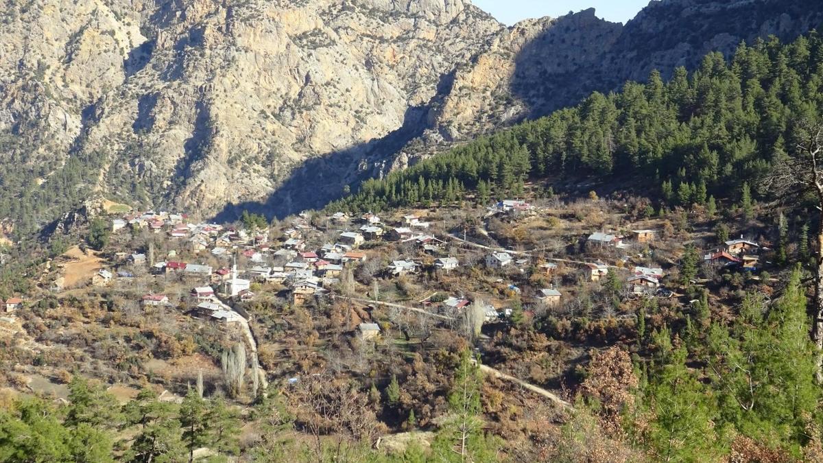 Bu köyde gündüz 3 saat sürüyor: Güneş 12'de doğuyor, 15'te yeniden batıyor