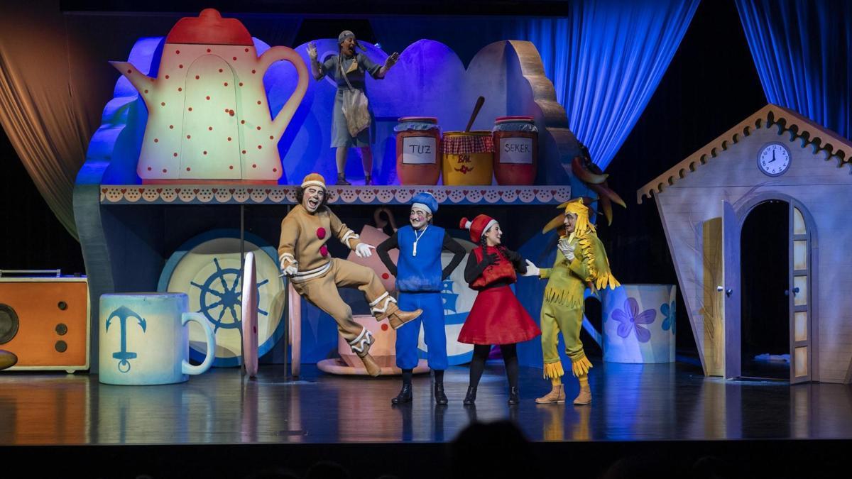 Mersin Şehir Tiyatrosundan yeni bir prömiyer: Bisküvi adam