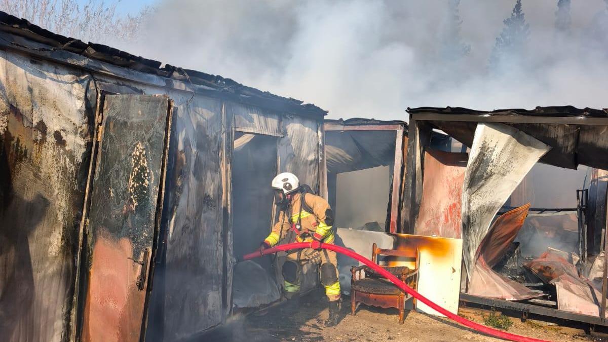 İşçilerin kaldığı konteynerlerde yangın