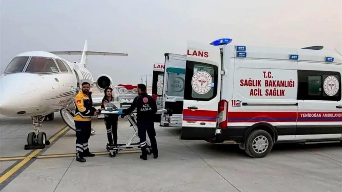 Hatay'da ambulans uçak, 6 günlük bebek için havalandı