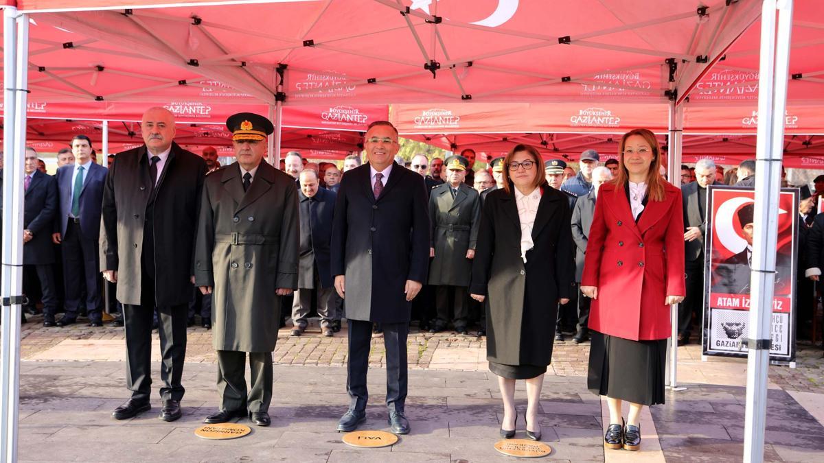 Gaziantep'in düşman işgalinden kurtuluşunun 104üncü yıl dönümü törenle kutlandı