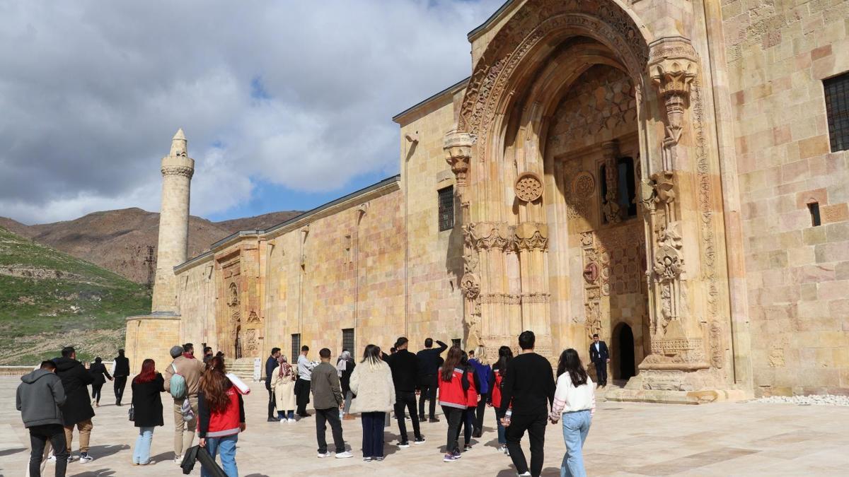 Bakan Ersoy: Depremde zarar gören 109 vakıf eserinin restorasyonu tamamlandı