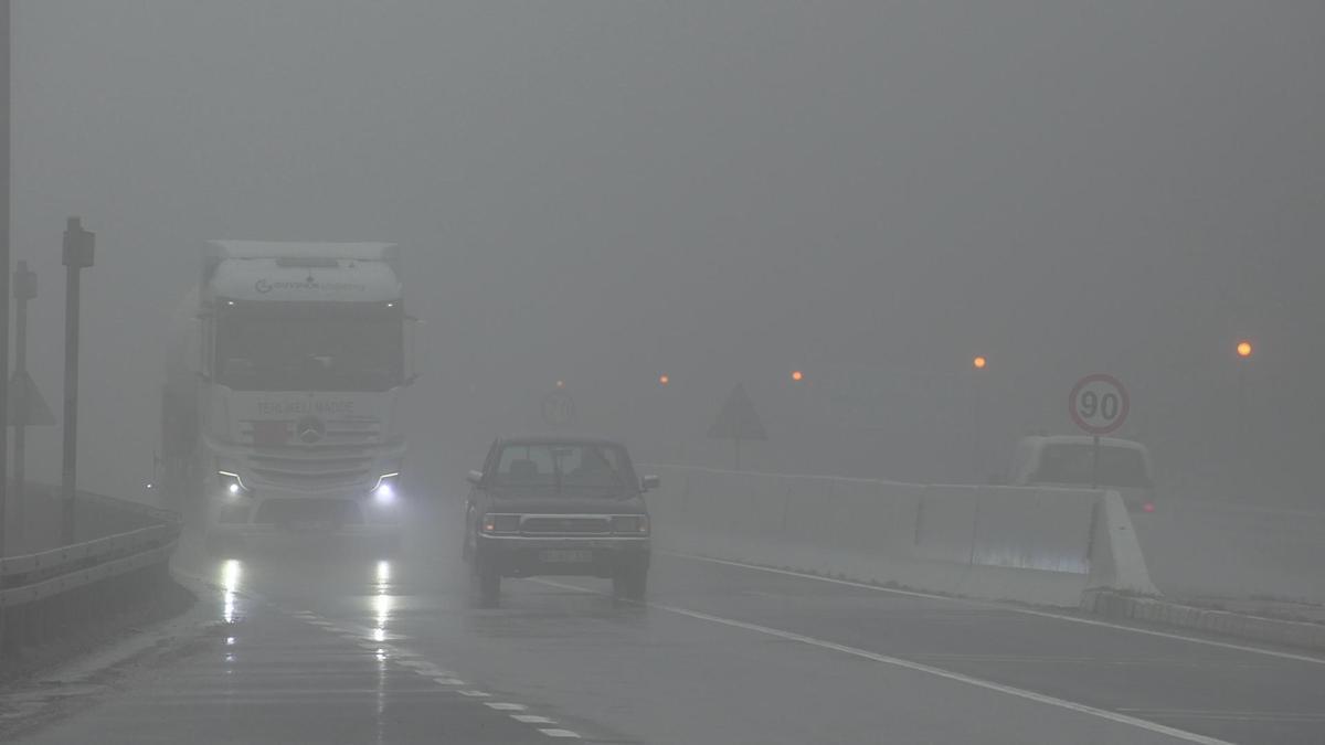 Bolu Dağı geçişinde yağmur ve sis etkili oldu