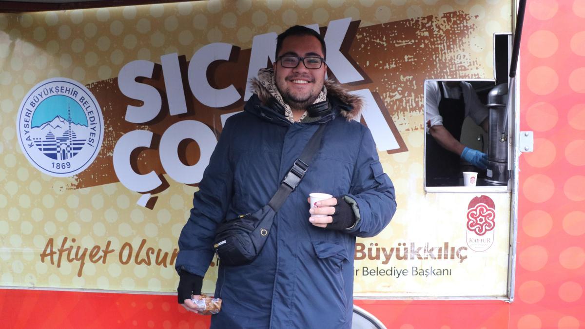 Kayseride üniversite öğrencilerine ve hasta yakınlarına ücretsiz çorba ikramı