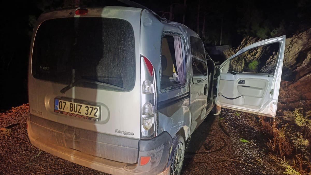 Araç şarampole düştü: 3 yaralı