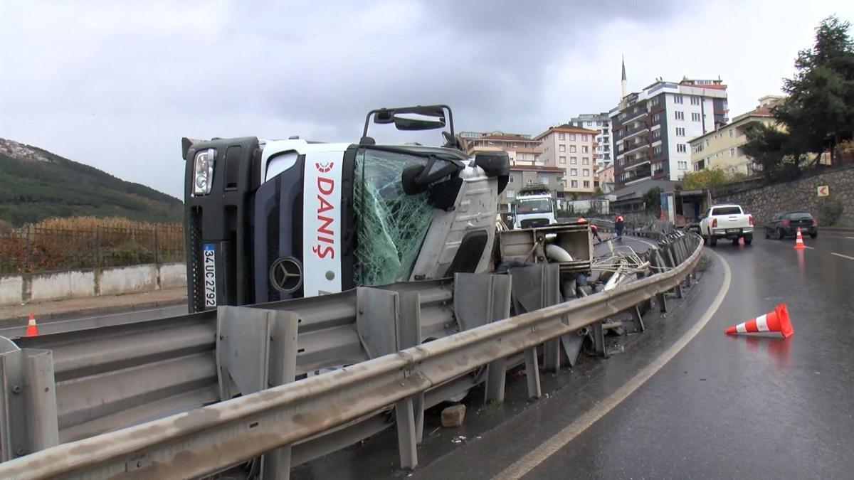 Maltepe'de korkutan kaza: Ekipler bölegeye sevk edildi