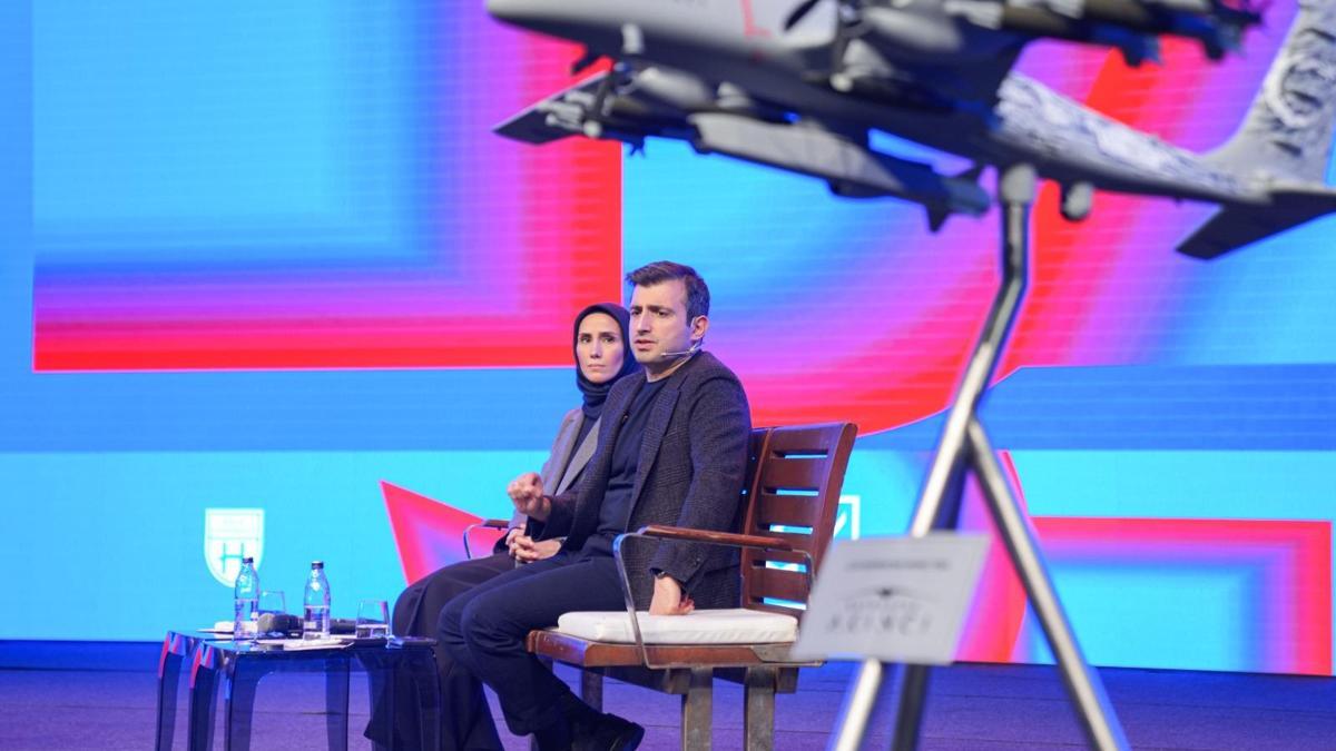 Şekilleri neden balığa benziyor? Selçuk Bayraktar uçaklardaki sırrı açıkladı: O aykırı formda onun izlerini görebiliyorsunuz