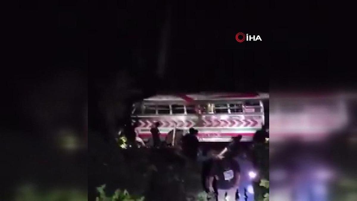 Guatemala'da otobüs uçuruma yuvarlandı: 15 ölü, 19 yaralı