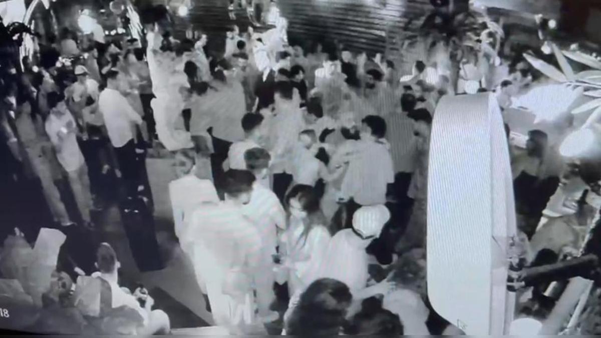 Eğlence mekanında kanlı gece: Kafa attı, boğazını kesti