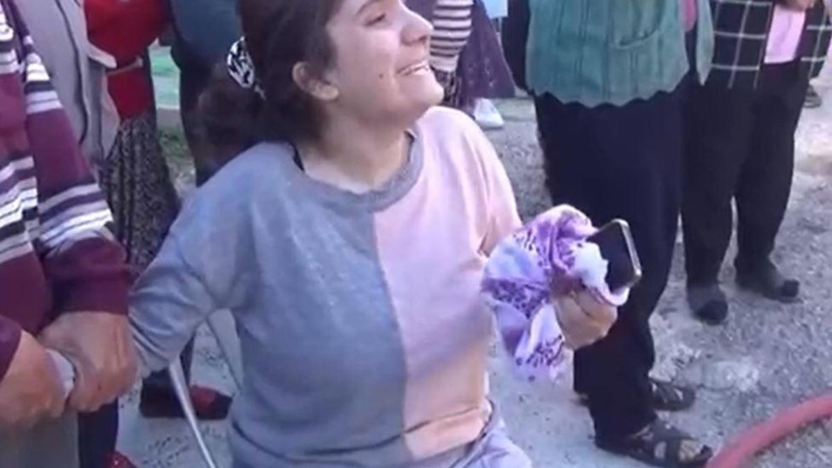 2 KARDEŞ 1 TABUT! Yangında iki oğlunu kaybeden annenin feryadı yürek dağladı