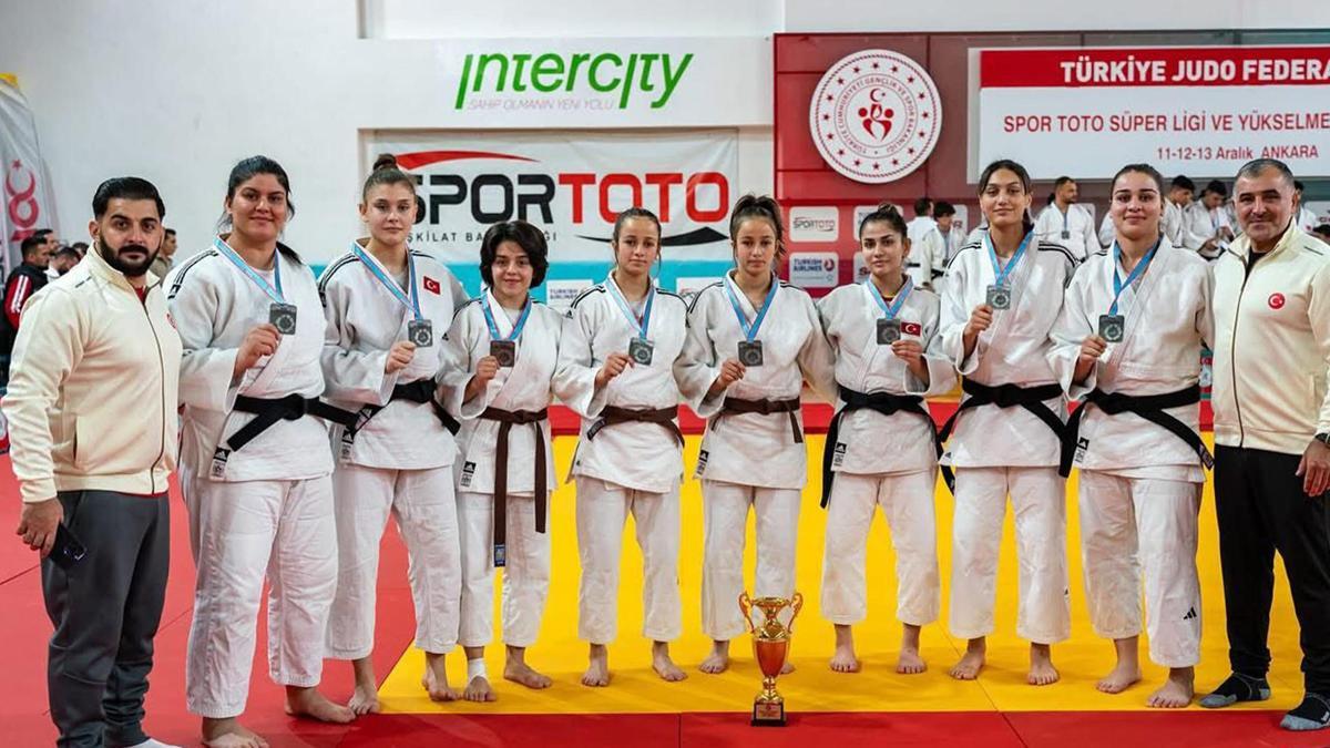 Burdurlu sporcular çeyrek finalde elendi