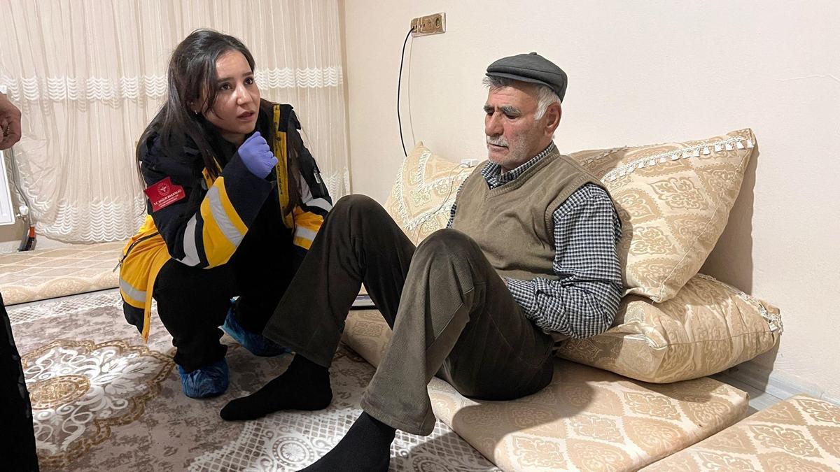 Yüksekova'da sağlık ekipleri kalp hastası için seferber oldu