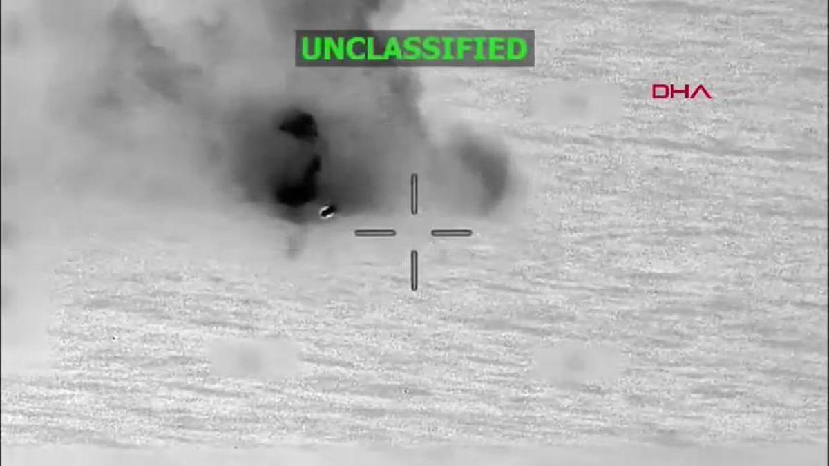 Pasifik'te sular durulmuyor! ABD bir tekneyi daha vurdu: 2 ölü...