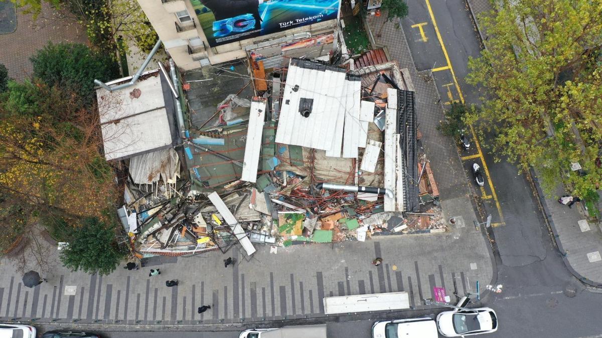 Şişli'de 25 kişinin zehirlendiği restoran yıkıldı