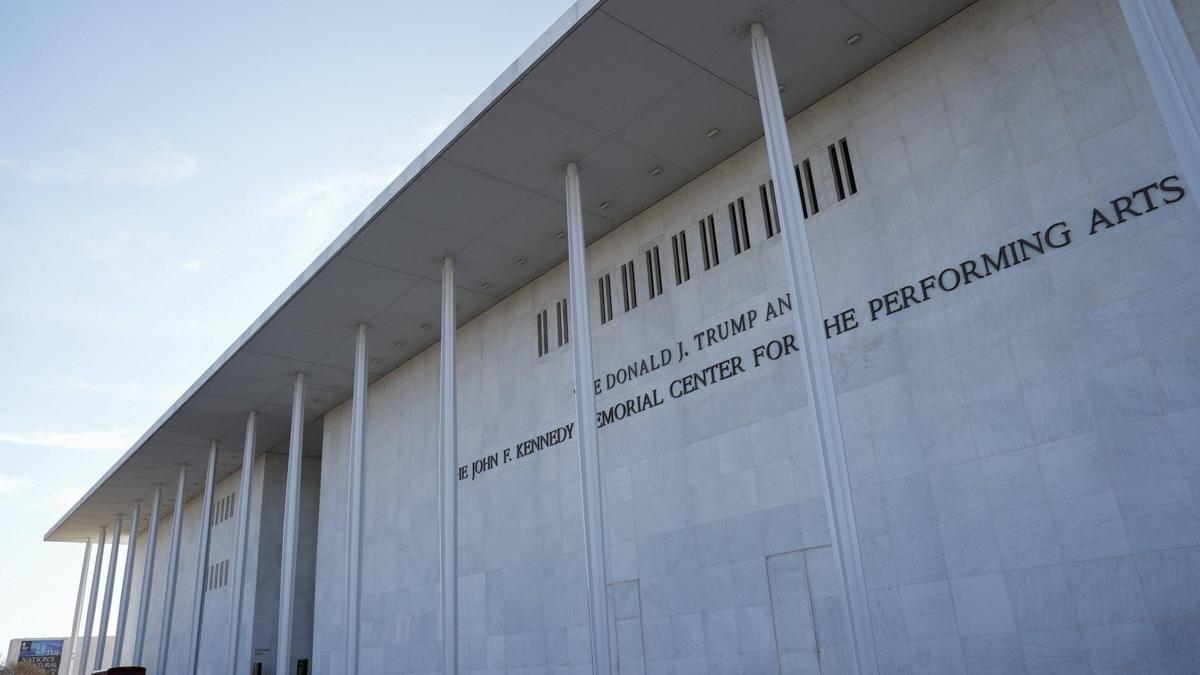 ABD'deki kurumların adı birer birer 'Trump' ile değişiyor