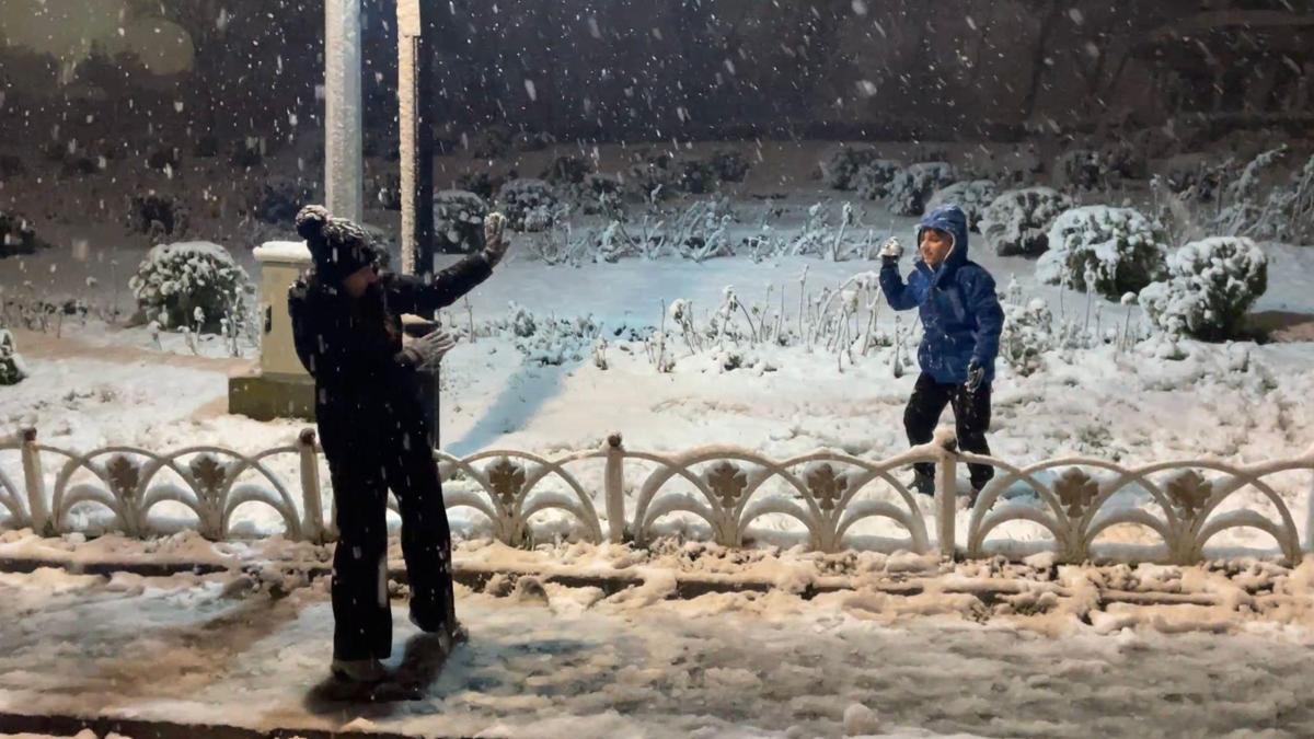 İstanbul'a lapa lapa kar yağdı