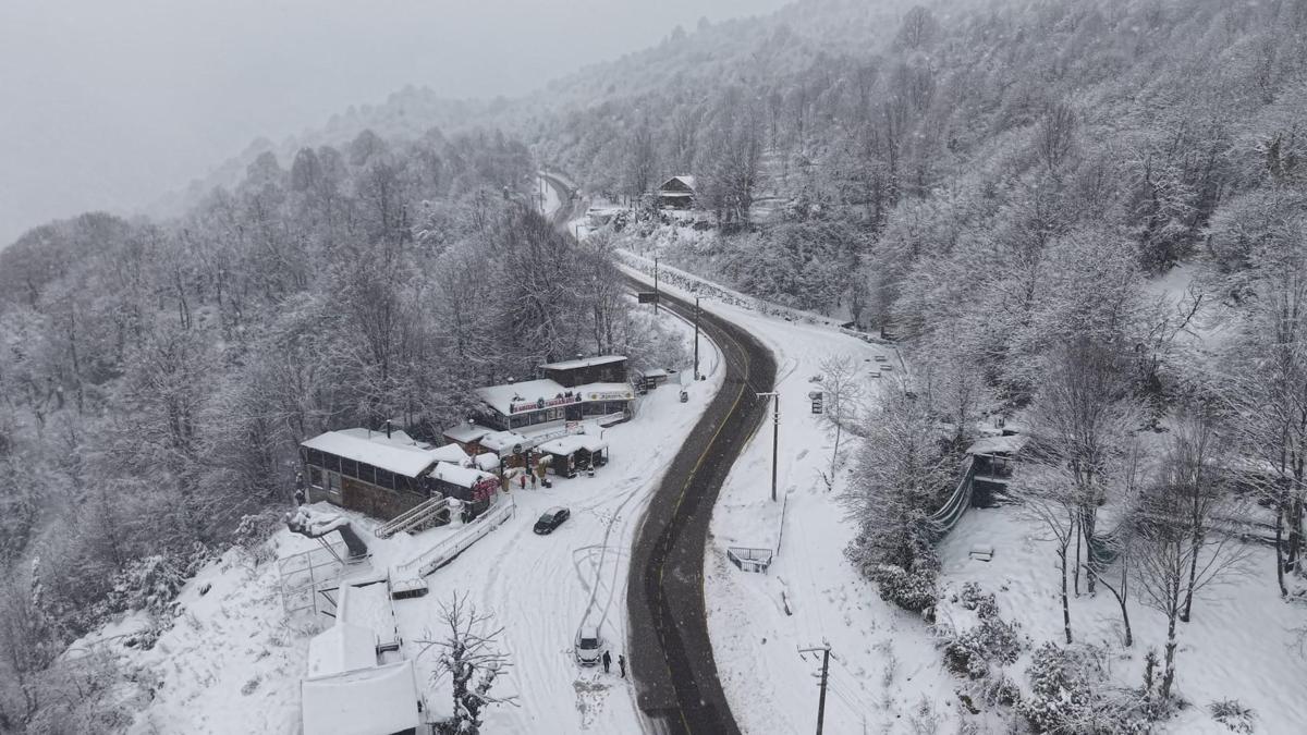 Kartepede seyirlik kar manzarası