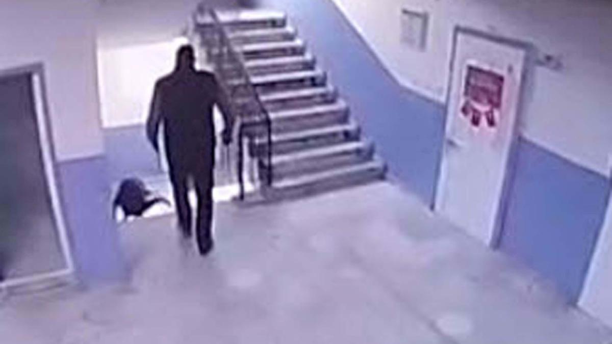 Otizmli öğrencisini merdivenden ittiği ileri sürülen okul müdürüne tahliye