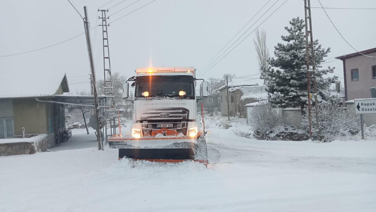 Kayseride 61 mahalle yolu ulaşıma açıldı