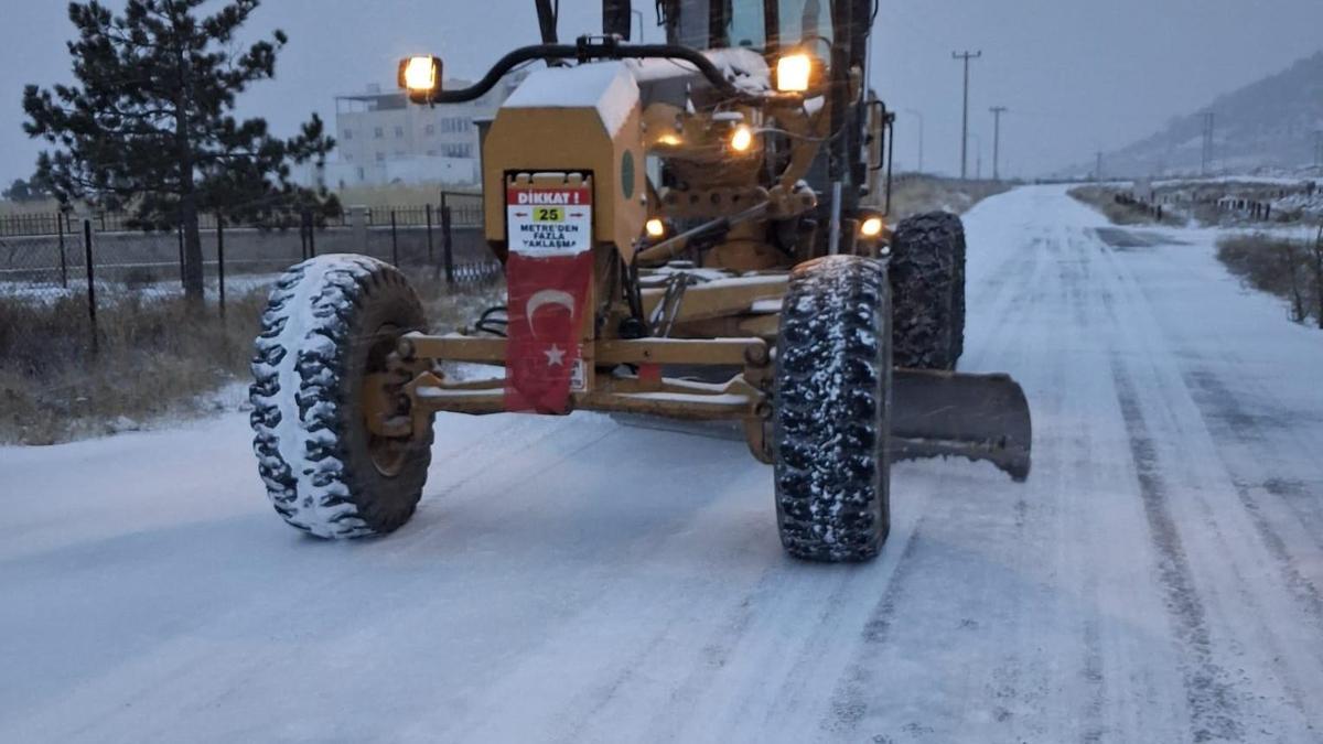 Kahramanmaraşta 285 köy yolu ulaşıma kapandı