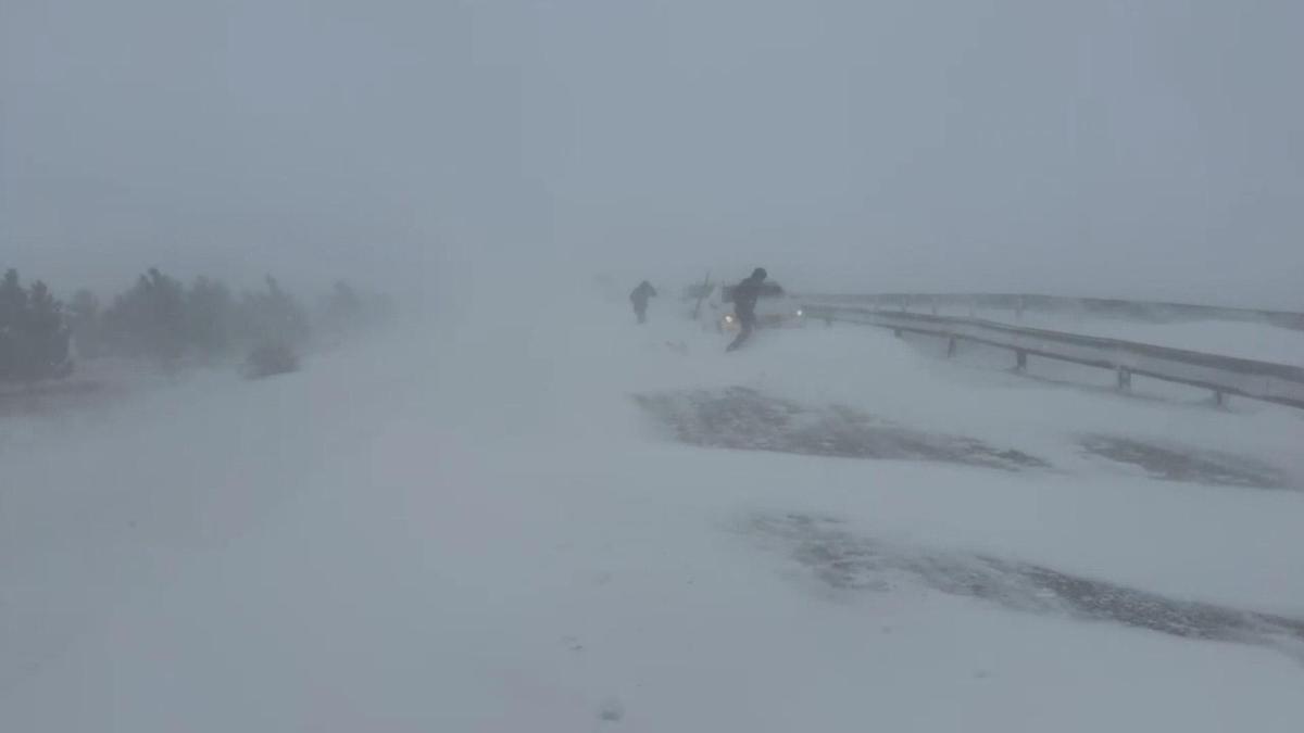 Bölgedeki son durum: Araçlar kara saplandı, insanlar mahsur!