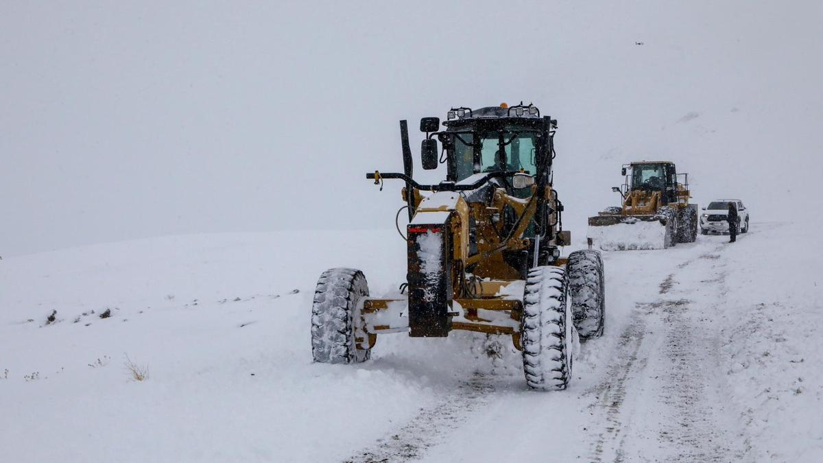 Van'da kardan 671 yerleşim yerinin yolu ulaşıma kapandı