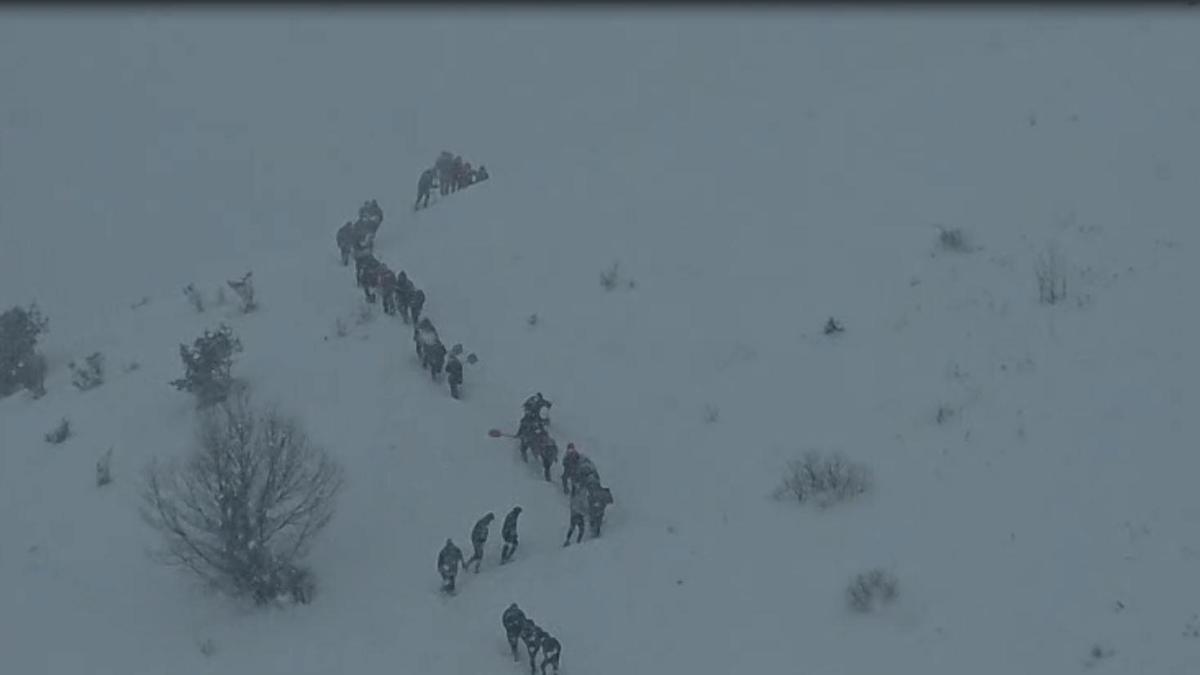 Artvinde 1 kişinin öldüğü çığda kar altında kalan 2 çoban aranıyor