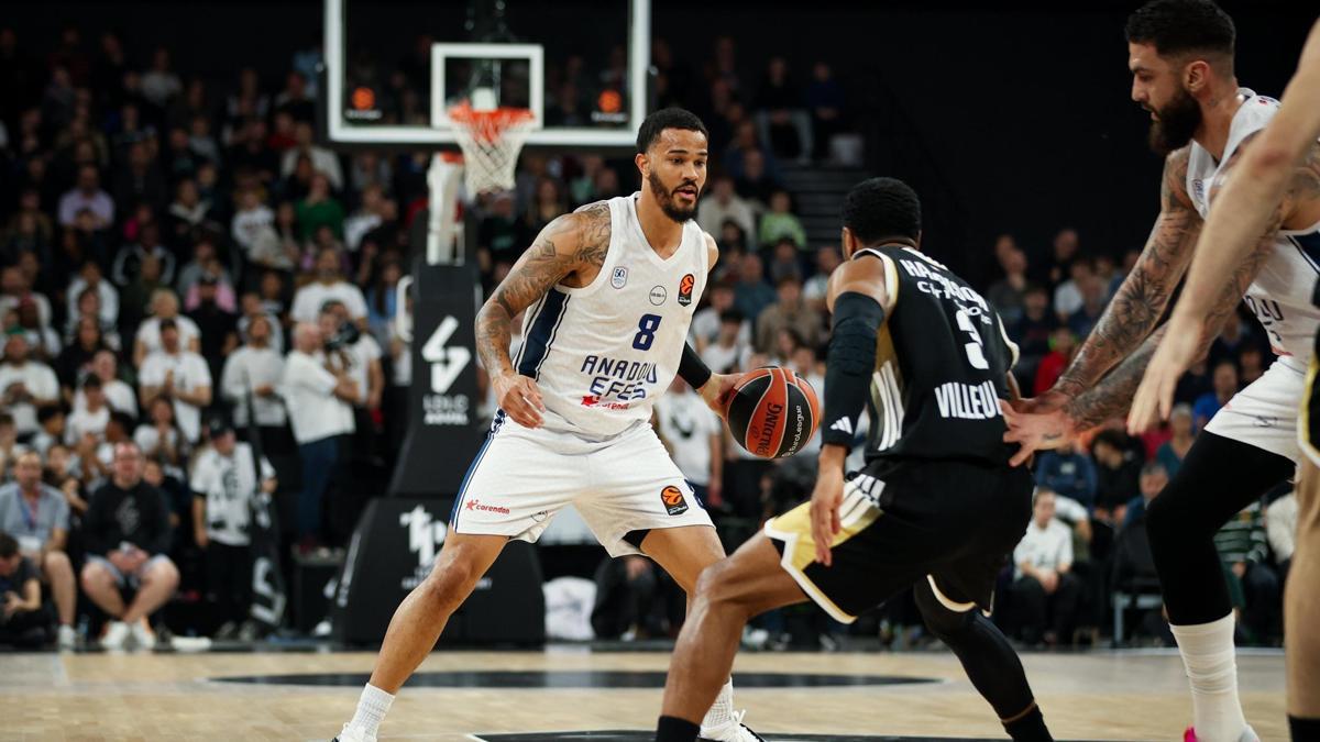 Anadolu Efes, Kızılyıldız'ı konuk edecek