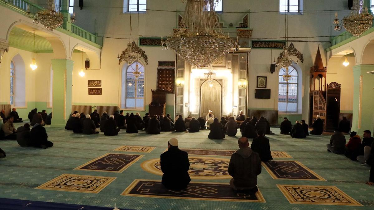 Yeni yılın ilk gününde camide buluştular