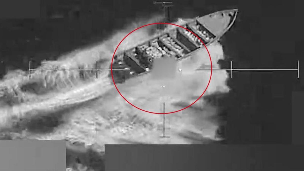 Pasifik'te hareketli saatler: ABD'den teknelere ateş emri! 5 ölü