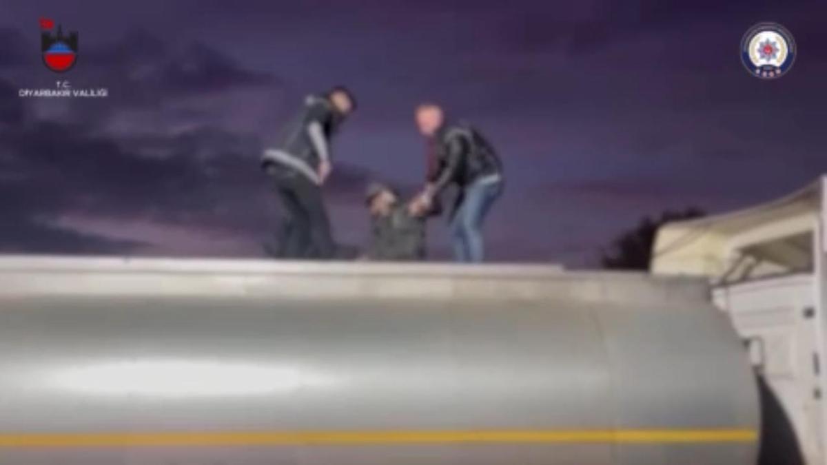 Yer: Diyarbakır... Göçmenleri atık tankerine gizlemişler!